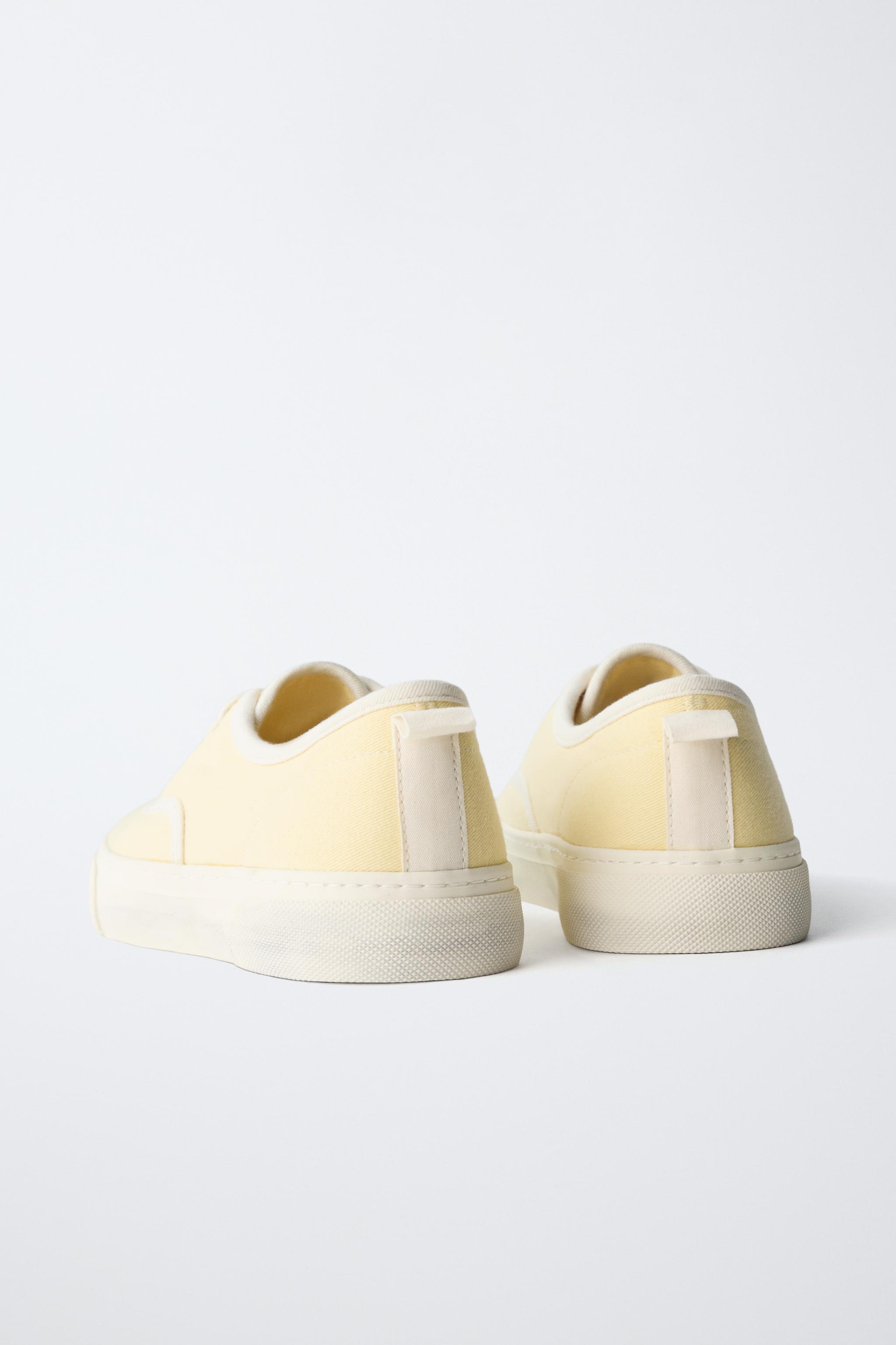 CASUAL LACE-UP SNEAKERS